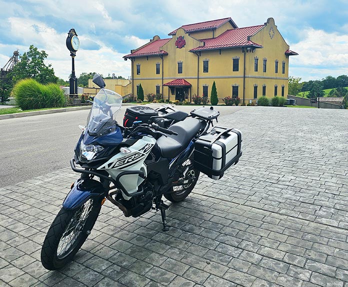 2024 Honda CB650R and CBR650R with E-Clutch Video Review