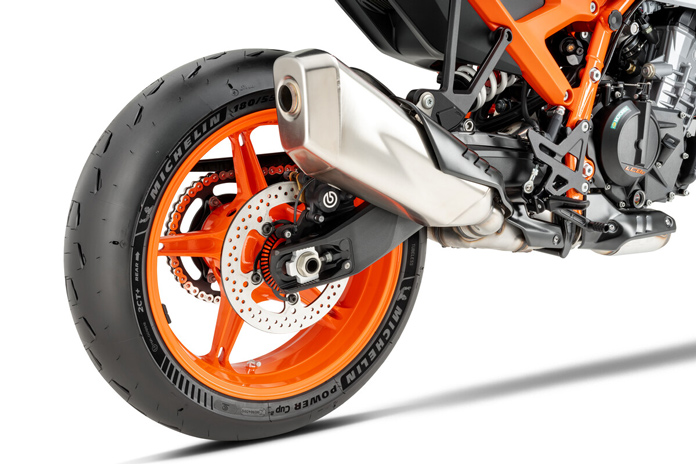 2025 KTM 990 Duke R