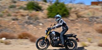 2025 Royal Enfield Bear 650 dirt profile