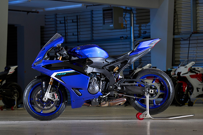 2025 Yamaha R9 review YZF-R9 Team Yamaha Blue