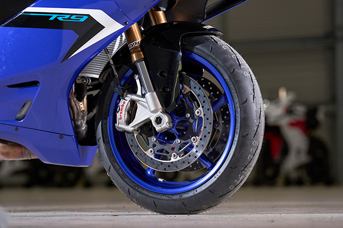 2025 Yamaha R9 review YZF-R9 front wheel
