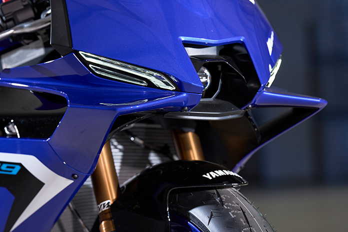 2025 Yamaha R9 review YZF-R9 winglets