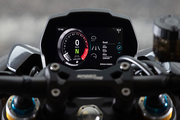 2025 Triumph Speed Triple 1200 RS Review instrument panel