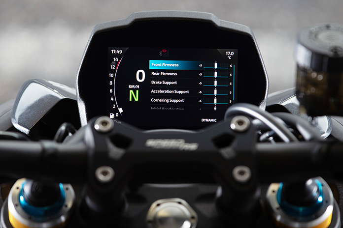 2025 Triumph Speed Triple 1200 RS Review instrument panel