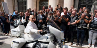 Pope Leo XIV Blesses a BMW R 18 Transcontinental BMW R 18 Transcontinental Pope Leo XIV