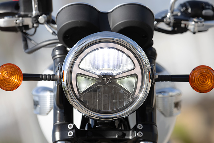 2026 Triumph Bonneville review T100 headlight