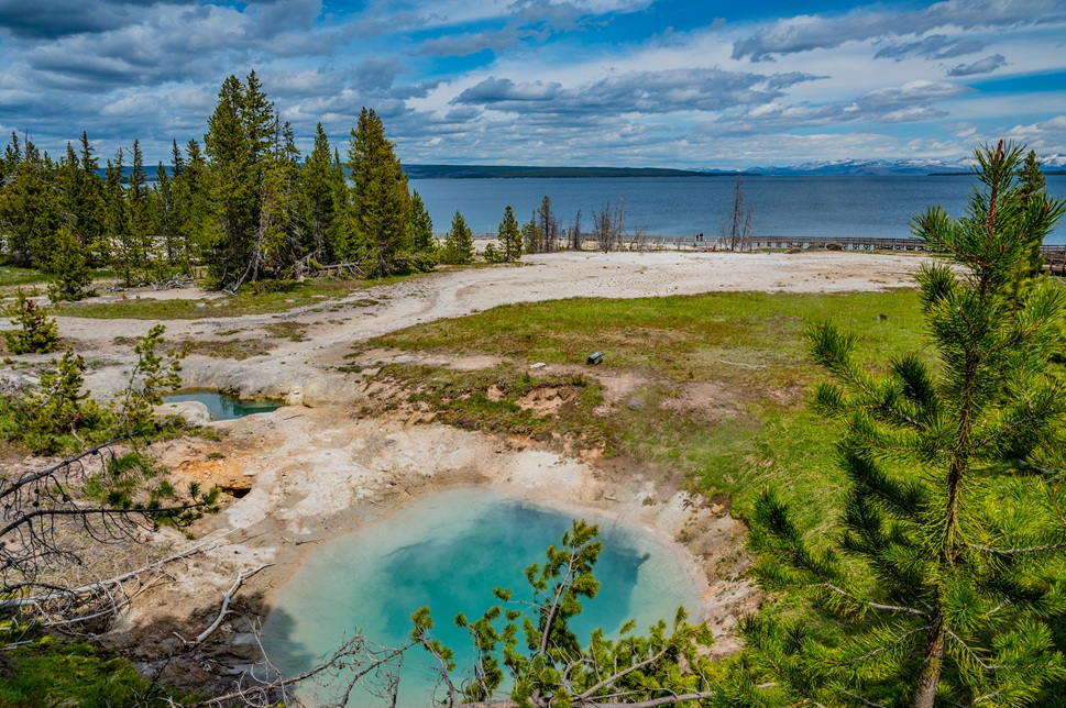 Yellowstone National Park Motorcycle Trip—Geysers, Wildlife, and High Plains Riding