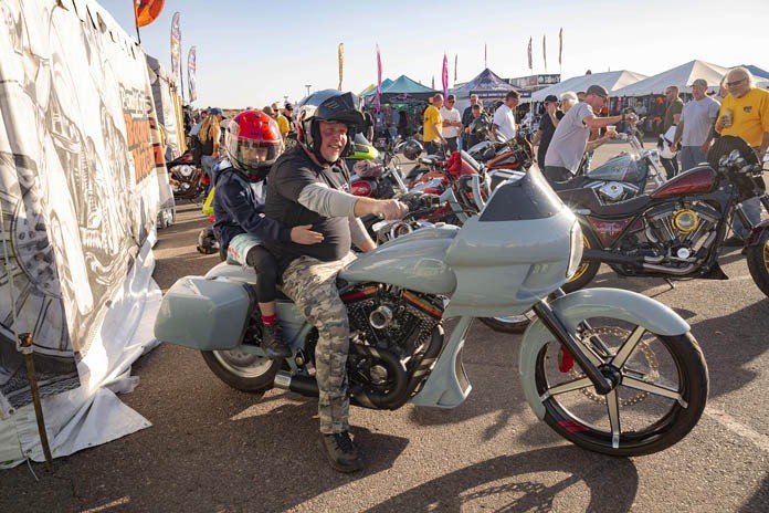 FXR Friends Throwdown