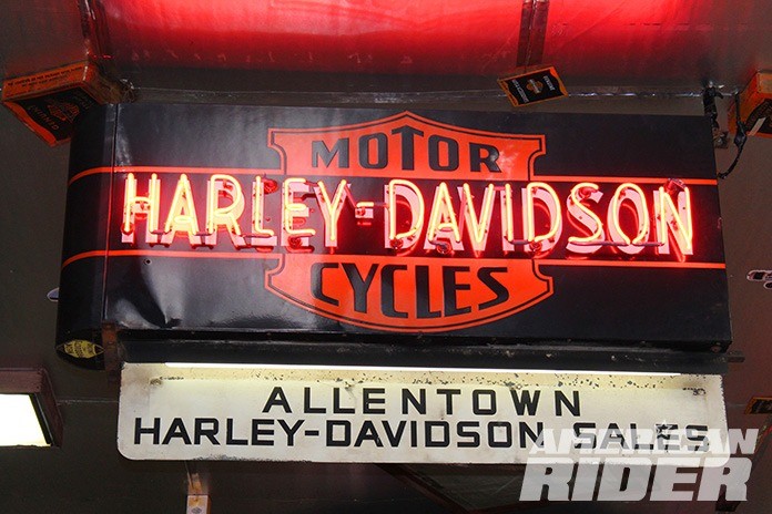 Bill's Old Bike Barn and Museum Billville Neon Sign