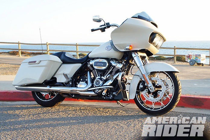 Harley-Davidson Road Glide vs Indian Challenger