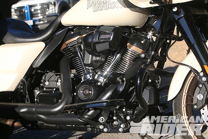 Harley-Davidson Road Glide vs Indian Challenger