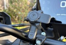 Quad Lock Motorcycle Phone Mount and Case Review Quad Lock Motorcycle Phone Mount and Case
