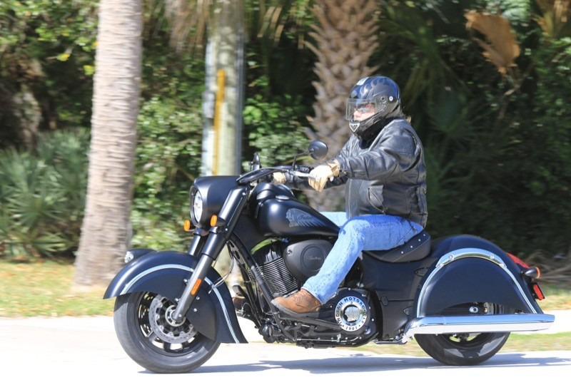 2016 Indian Chief Dark Horse: Black beauty