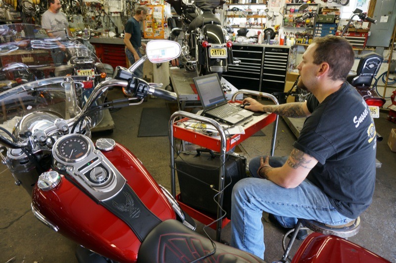 Lead tech Matt Lipttak displays the bike’s typical RPM range by using the TMax Tuner Software