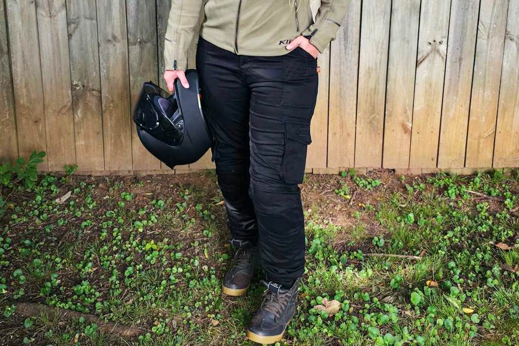 Wind and Throttle Women’s Lara Cargo Motorcycle Pants Review