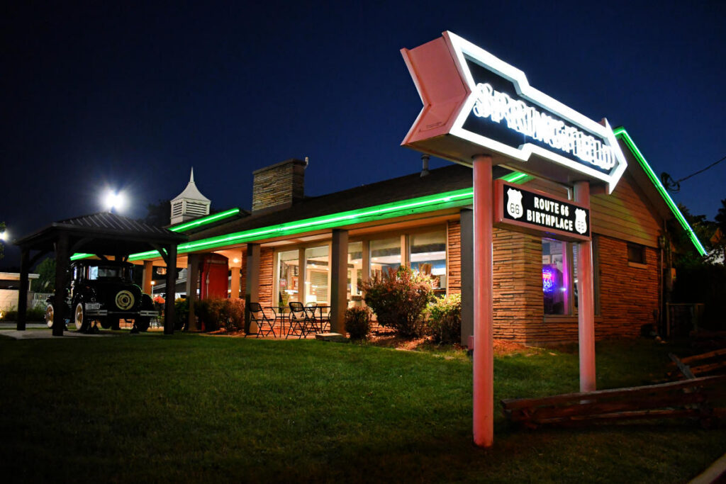 Neon Nights on Route 66—The Story of The Motor Lodge