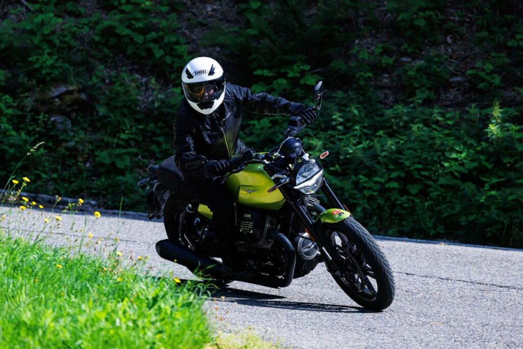 Shoei RF-SR2